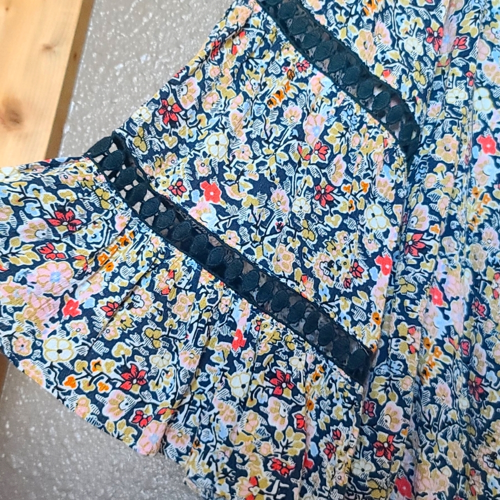 One World Blouse - Picture 4 of 5